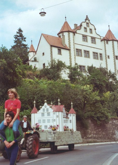 Original und Modell des Graf-Eberstein-Schlosses.