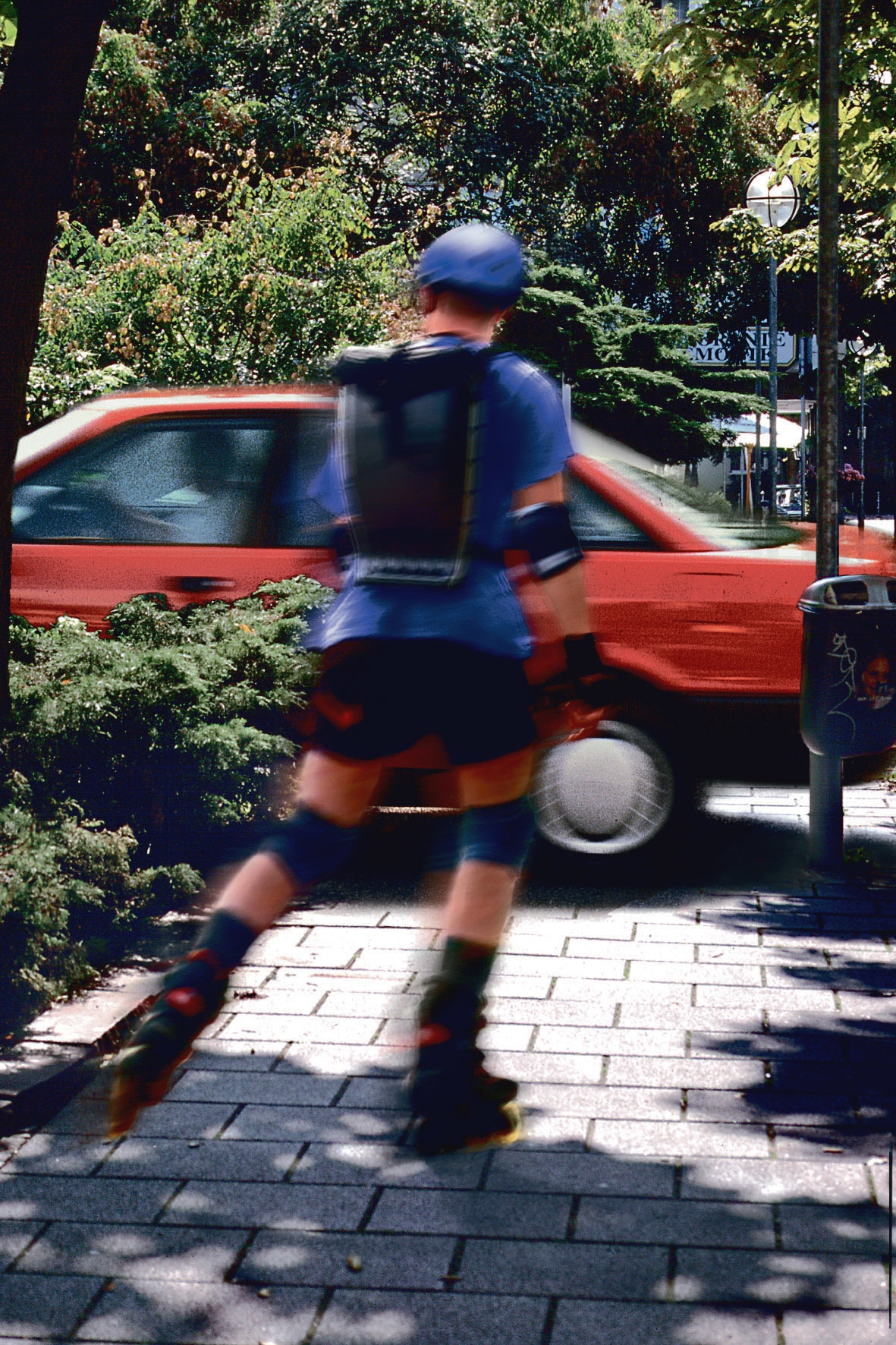Inlineskater sind auf dem Weg zur Arbeit gesetzlich unfallversichert – aber nur, wenn sie keine Umwege fahren. Foto: DVR/mid/akz-o
