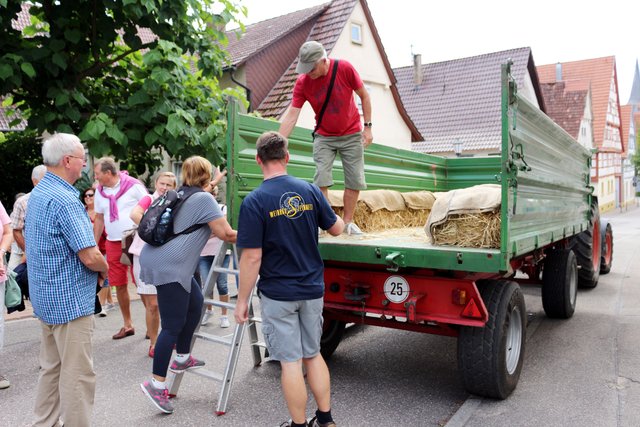 Mit diesem treuen Gefährten ging es zunächst vom Treffpunkt hinauf zum Derdinger Horn.