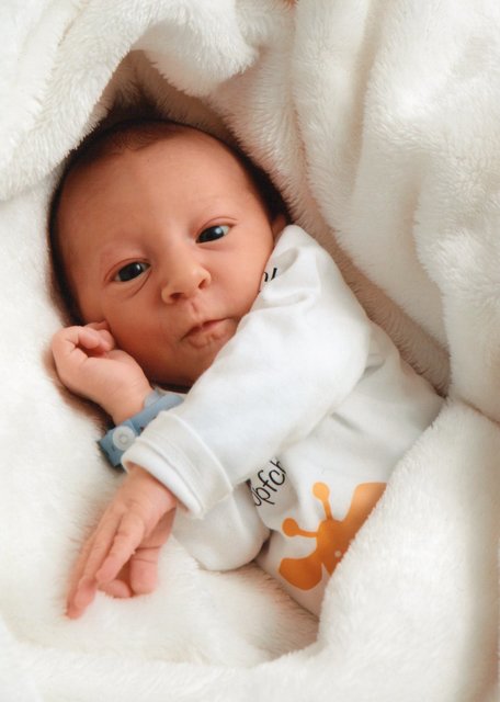 Hallo ich heiße Maximilian Tim Breitfeld und kam am 27.07.2017 um 21.20Uhr mit 3110g und 51cm in Bruchsal auf die Welt.