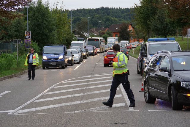 Schwere Verletzungen hat sich ein 46-jähriger Motorradfahrer bei einem Verkehrsunfall am Mittwochmorgen, 13. September, in Königsbach zugezogen.