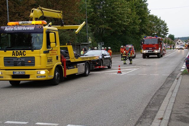 Schwere Verletzungen hat sich ein 46-jähriger Motorradfahrer bei einem Verkehrsunfall am Mittwochmorgen, 13. September, in Königsbach zugezogen.