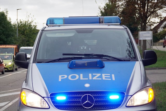 Schwere Verletzungen hat sich ein 46-jähriger Motorradfahrer bei einem Verkehrsunfall am Mittwochmorgen, 13. September, in Königsbach zugezogen.