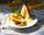 Die süß gefüllten Birnen mit Weinschaumsoße sind ein herrliches Dessert für goldene Herbsttage. | Foto: JackStock/fotolia