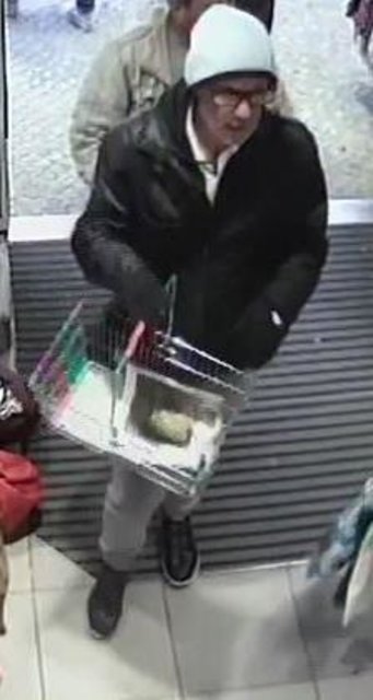Die Bilder zeigen den mutmaßlichen Erpresser.