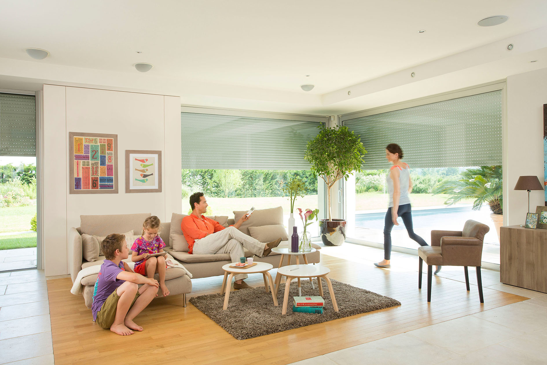 Elektrische Rollladensysteme mit sanfter Start- und Stoppfunktion laufen flüsterleise und stören weder Hausbewohner noch Nachbarn.