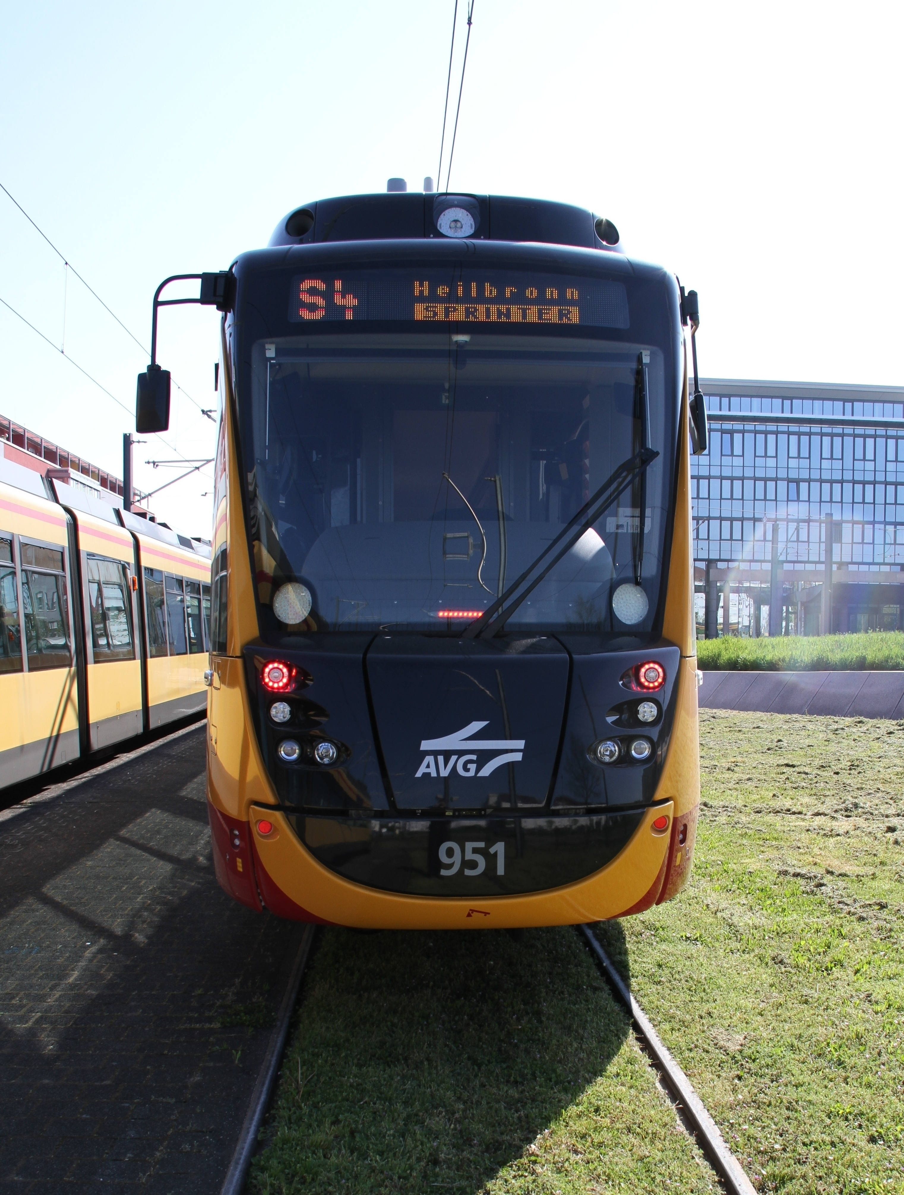 Die S4-Sprinter-Züge des „Kraichgau-Sprinters“ entfallen während der Bauzeit auf dem Abschnitt Gölshausen Industrie bis Karlsruhe Hauptbahnhof ersatzlos.