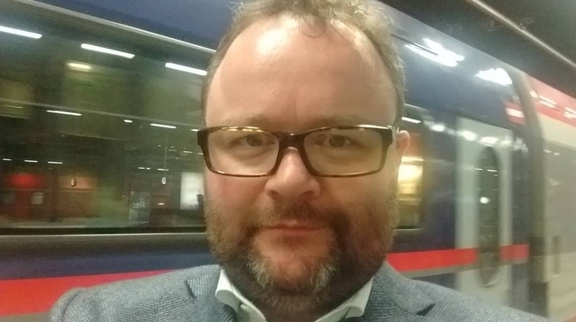 FDP-Bundestagsabgeordneter Dr. Christian Jung (Karlsruhe-Land) ist auf Verkehr- und Infrastruktur-Planung spezialisiert und beschäftigt sich seit vielen Jahren auch mit der Bahn-Infrastruktur. (Foto: zg)