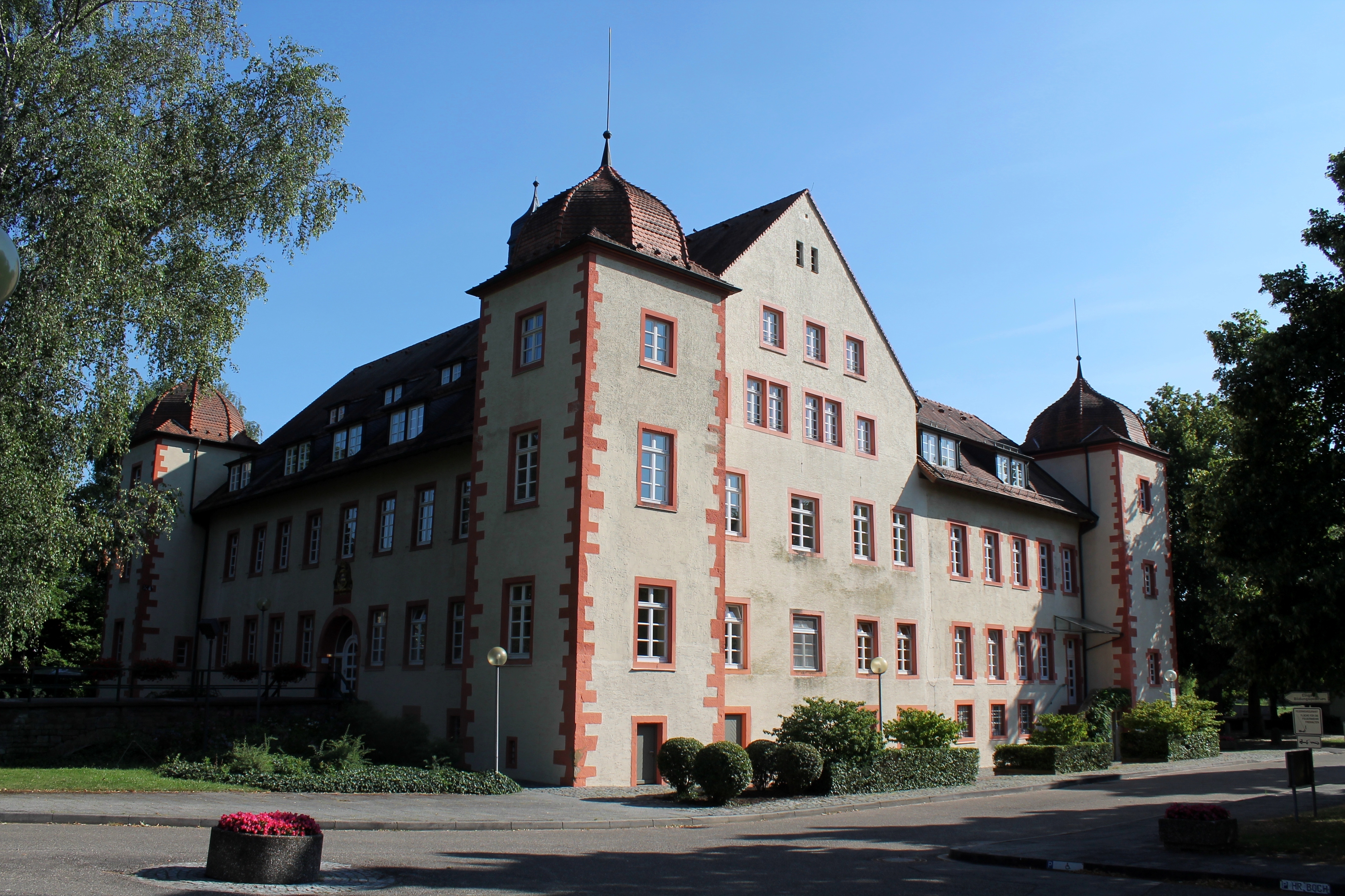 Der Bürgerverein bietet bei der Kerwe Flehingen Führungen durch das Wasserschloss an.