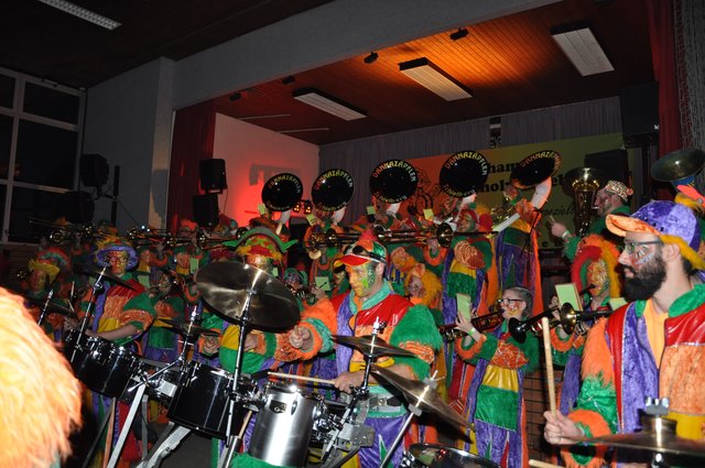 Tolle Feierstimmung gab es am vergangenen Wochenende beim Event Gugge vs. Rock, organisiert vom Verein Guggemusik Bichama Scholwadrebla﻿.