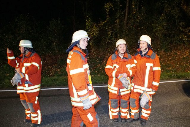 Zu einem schweren Unfall ist es am Freitag, 27. Oktober, gegen 20.45 Uhr, auf der B35 kurz vor Knittlingen gekommen.