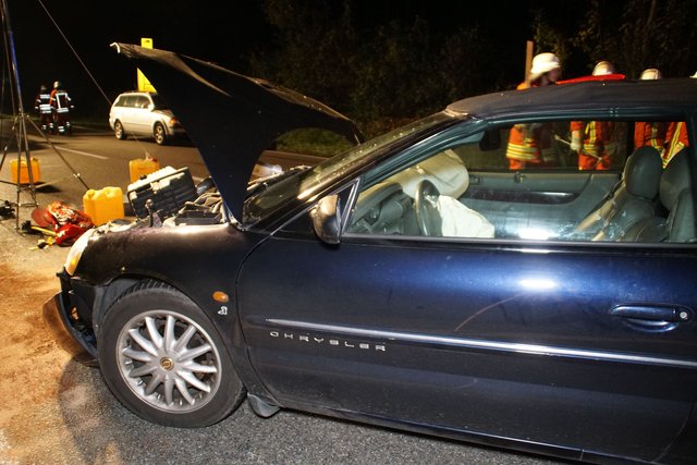 Zu einem schweren Unfall ist es am Freitag, 27. Oktober, gegen 20.45 Uhr, auf der B35 kurz vor Knittlingen gekommen.