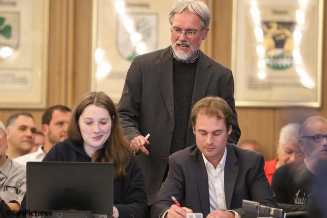 Die Brettener Woche tickerte live von der OB-Wahl in Bretten (von links): Wiebke Hagemann, Chris Heinemann und Christian Schweizer.