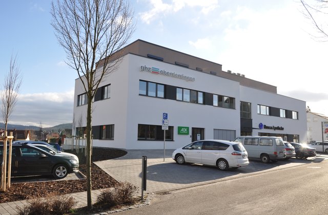 Das Gesundheitszentrum Oberderdingen an der Schillerstraße von Osten gesehen. Foto: ch