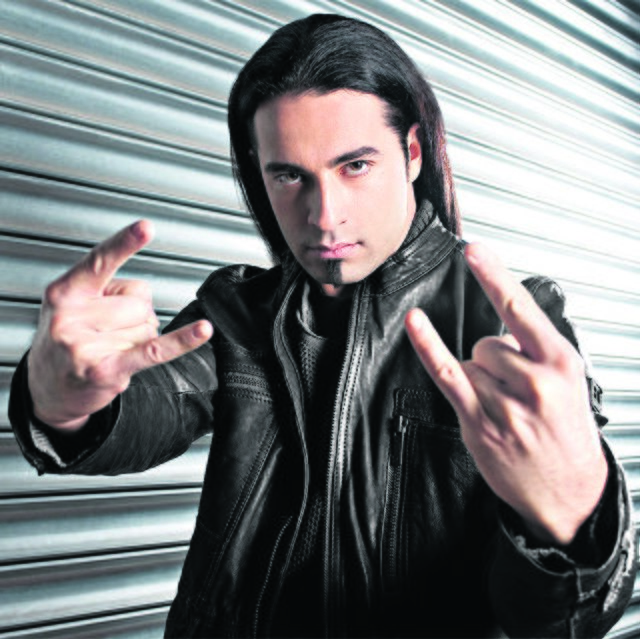 Jetzt Kostüm hochladen und zwei Tickets für die Show von Bülent Ceylan gewinnen. Der Gewinn wird zur Verfügung gestellt vom TUI ReiseCenter Lübeck in Bretten. | Foto: PR