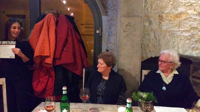 Die CDU Ortsvorsitzende Isabel Pfeil mit den zwei zu Ehrenden Irma Henning und Ida Vogt (v.l.n.r.)