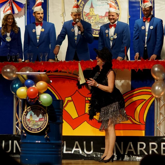 Carmen Bechtold als Diva in der Bütt