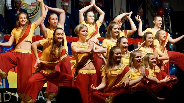 TSV Tanzgruppe mit "India"