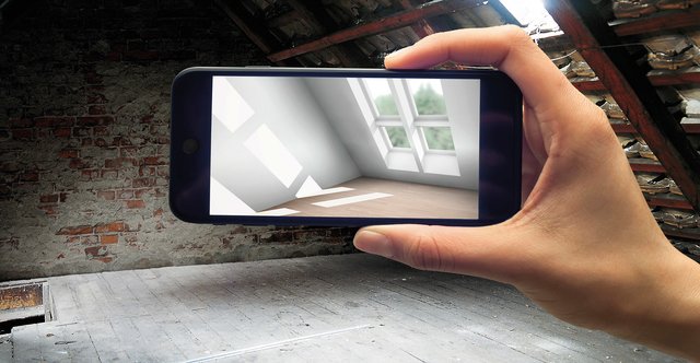 Mithilfe realitätsnaher Tageslichtberechnung unterstützt die App „MyDaylight“ Bauherren und Renovierer bei der Vorstellung vom fertigen Ergebnis des Dachgeschossausbaus. Foto: Velux Deutschland GmbH/akz-o