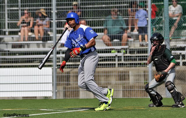links Neuenbürgs Jackson, rechts der Brettener Jung