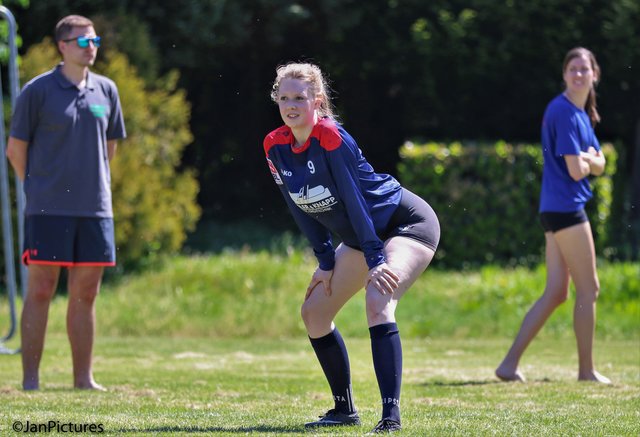 Mit der Nr. 9 Celine Jensen