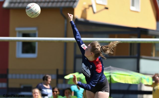 Mit der Nr. 9 Celine Jensen