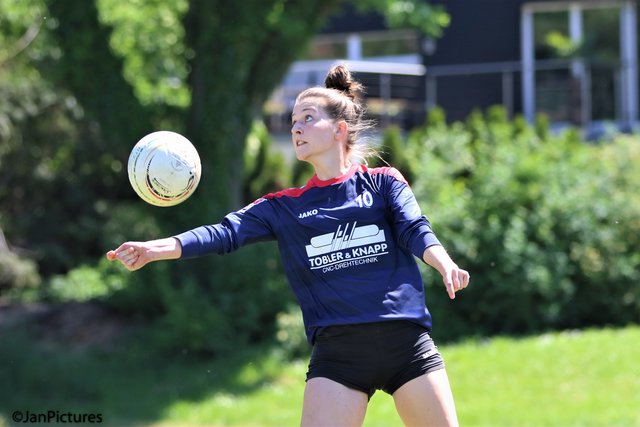 die Nr. 10 Mona Müller