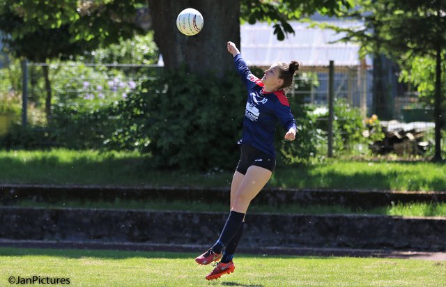 Die Nr. 10 Mona Müller