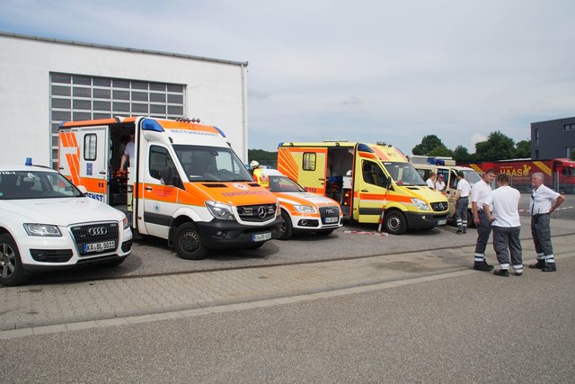 Bei einem Brand in einer Lagerhalle in Östringen (Kreis Karlsruhe) hat es am Montag, 21. Mai, laut Polizei Explosionen gegeben.