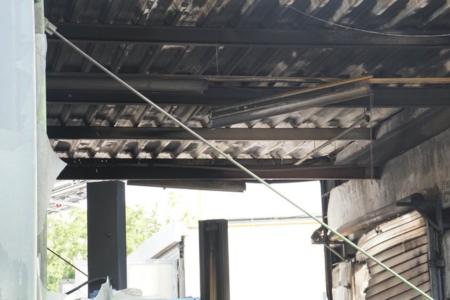 Bei einem Brand in einer Lagerhalle in Östringen (Kreis Karlsruhe) hat es am Montag, 21. Mai, laut Polizei Explosionen gegeben.