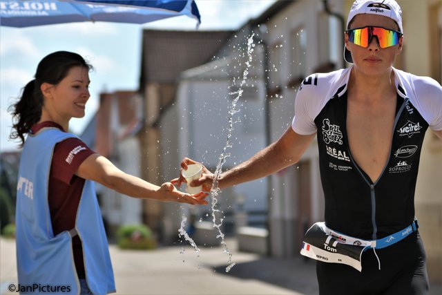Lecomte Tom wird versorgt von Frau Müller BNN