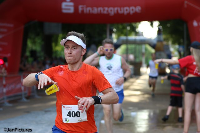 Sieger beim 10.000m Lauf Bart Czulak