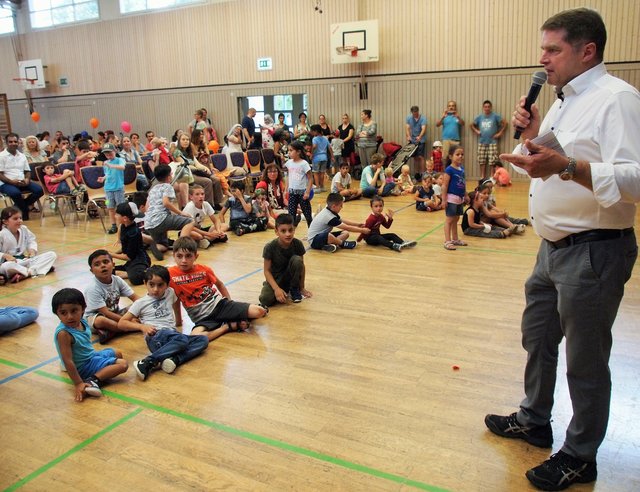 OB Martin Wolff bedankte alle Aktiven und lobte die schöne Atmosphäre unter dem Logo "Bretten bleibt bunt"