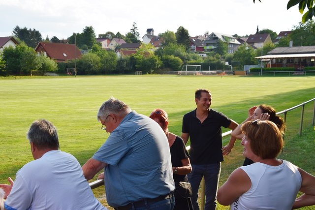 Wunsch nach Sportplatzerneuerung: Das Spielfeld wird nicht nur vom TSV Dürrenbüchig, sondern auch vom Kindergarten genutzt. Foto: ch
