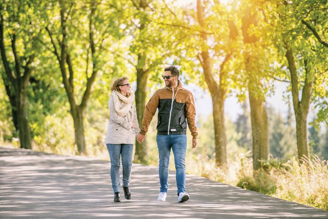 Die gefürchteten Reizdarm-Symptome geben Ruhe - dank einem weltweit bewährten Probiotikum, das endlich auch in Deutschland erhältlich ist. | Foto: Halfpoint/stock.adobe.com