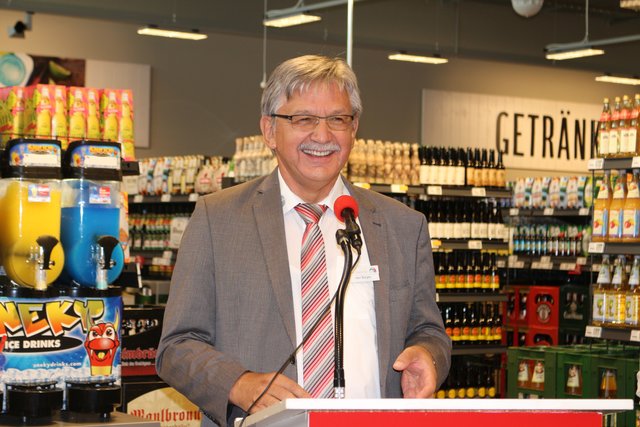 Bürgermeister von Walzbachtal: Karl-Heinz Burgey.