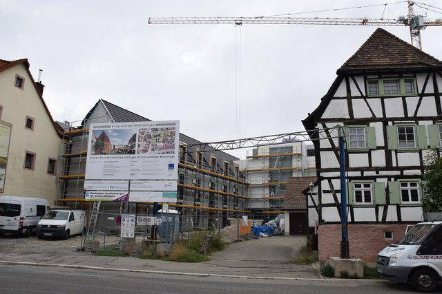 Gesundheitszentrum Jöhlingen: Das Fachwerkhaus (rechts) an der Jöhlinger Straße bleibt erhalten. Foto: ch