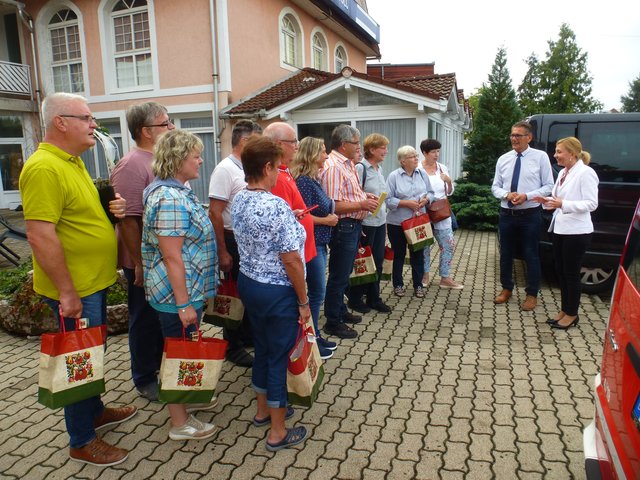 Verabschieudng durch BM Berg und Notarin Susi
