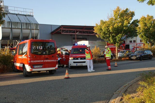 ﻿Bei einer Firma im Ferdinand-von-Steinbeis-Ring in Sternenfels ist am Dienstagmorgen, 16. Oktober, gegen 7.30 Uhr vermutlich aufgrund eines technischen Defekts an einer Maschine eine Flüssigkeit ausgetreten, die als Gefahrstoff eingestuft wird.