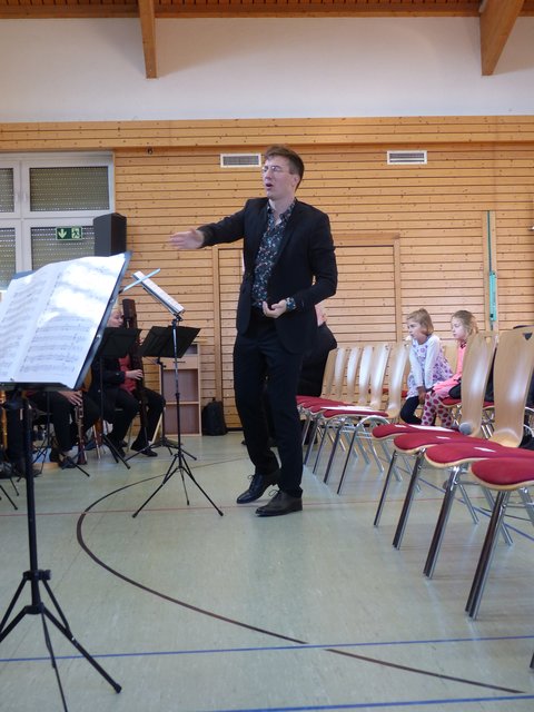 Einer der besten Blockflötenspieler der Welt leitet auch das Dürrenbüchiger Blockflötenorchester.