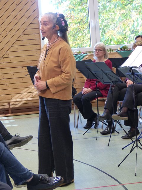 Erzählerin Gila Czermin