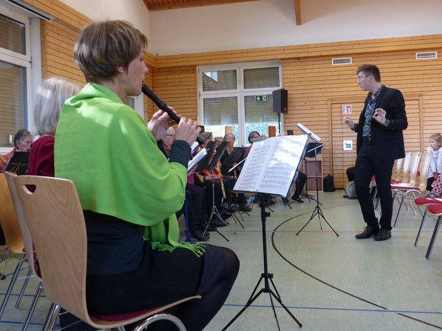 Dirigent Daniel Koschitzki in Aktion