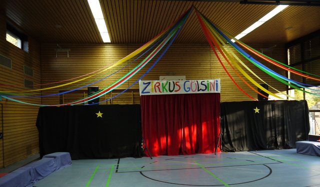 Manege für die Abschlussvorführung des Zirkusprojekts