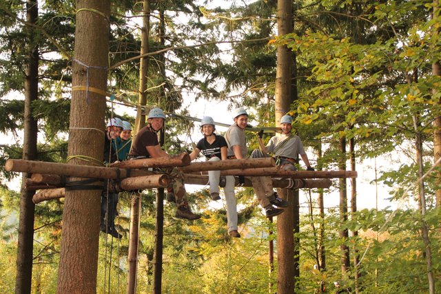 Hoch hinaus mit dem neuen abwechslungsreichen Jahresprogramm des CVJM Baden: Baumhauscamp im Odenwald. | Foto: CVJM Baden