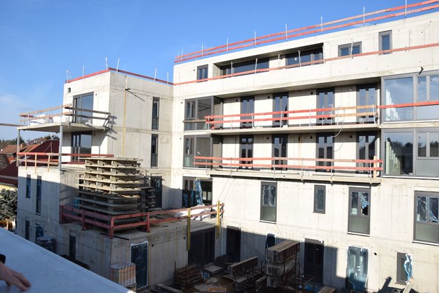 Das Haus der Pflege liegt hinter dem Haus der Gesundheit. Foto: ch