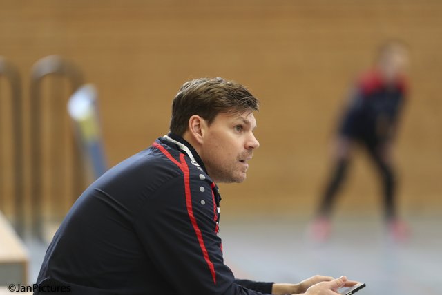 Trainer der TV Bretten Faustball Damen Volker van Dawen