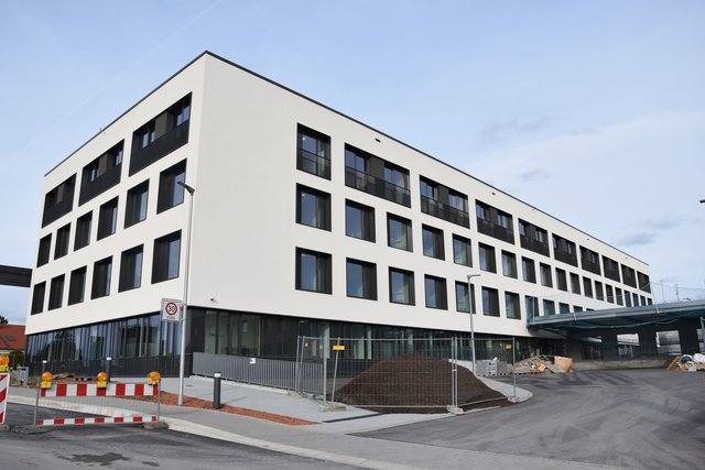 Einweihung der neuen Rechbergklinik: Eine Säule der medizinischen ...