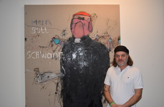 Zurück zu kindlicher Unbefangenheit: Der Kärntner Maler Peter Kohl vor seinem derzeitigen "Lieblingsbild". Foto: ch