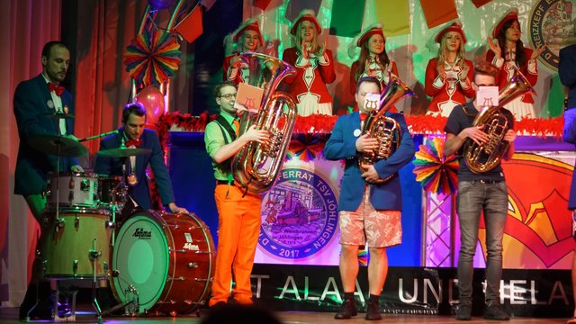 Elferrat and friends mit Livemusik