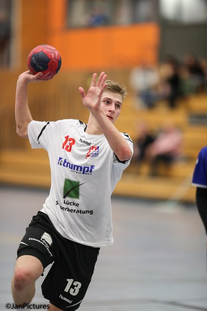 Am Ball Yannick Neumann  - HSG Walzbachtal 2